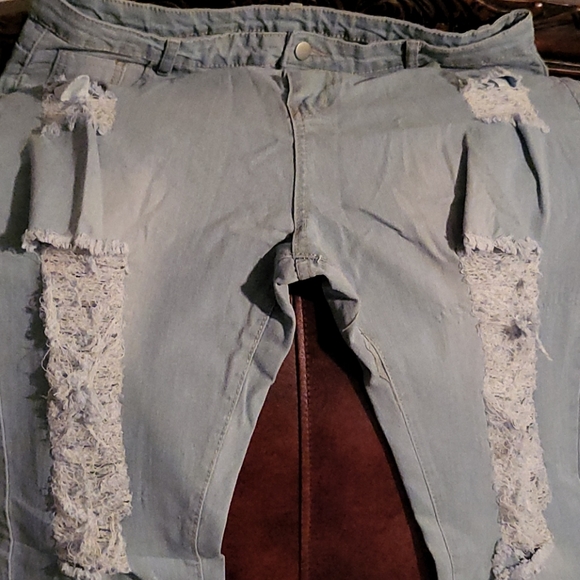 DISTRESSED JEANS - Picture 3 of 4